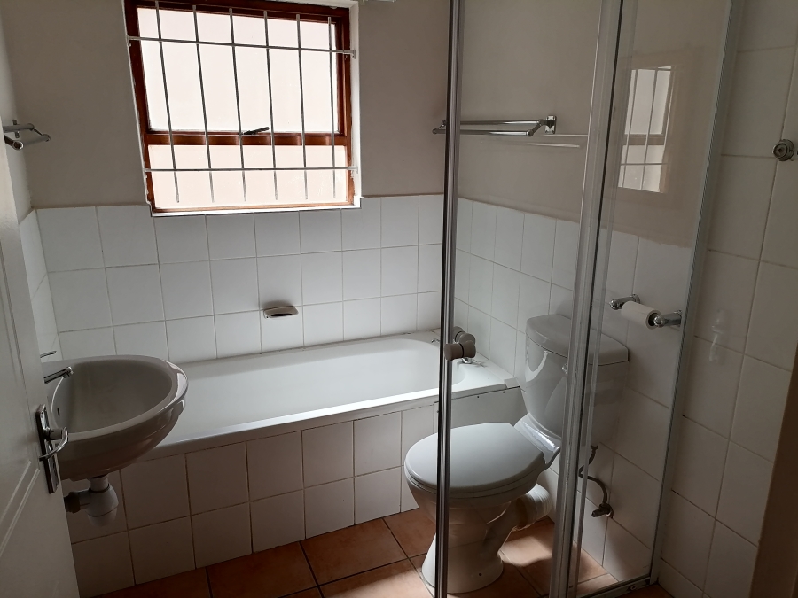 2 Bedroom Property for Sale in Guldenland Western Cape